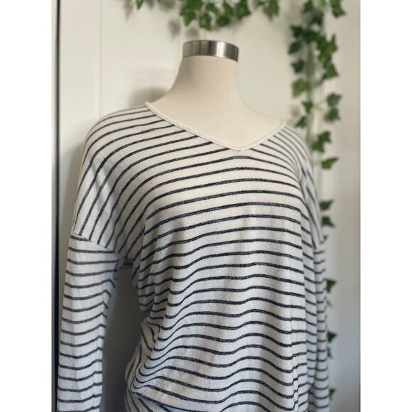 The Gap Womans Stripped Knit Long Sleeve Shirt SZ L - Picture 1 of 7